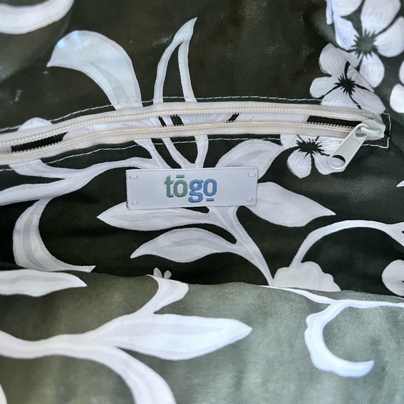 To Go Tote large Weaved Brown Bag Lined Hawaiian Print clean inside & out NWOT - Picture 8 of 9